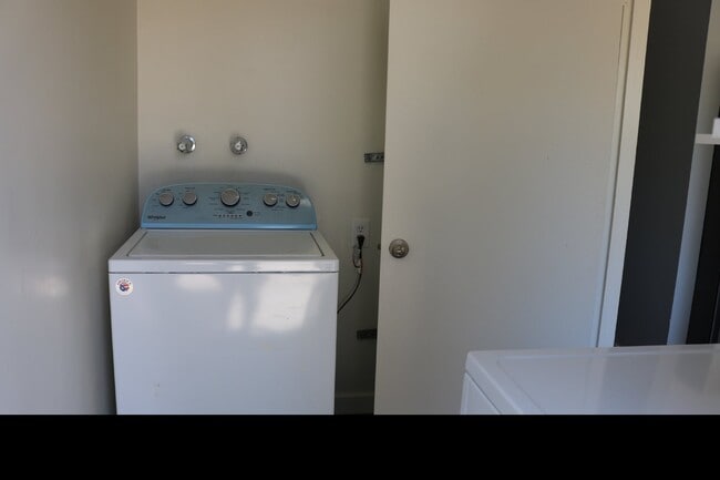 Building Photo - Beautiful 4-bedroom 2 bath Carpinteria hom...