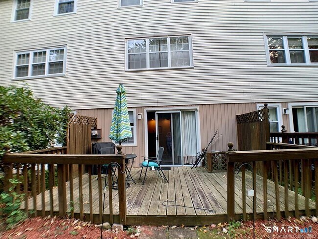 Building Photo - 64 E Gate Ln