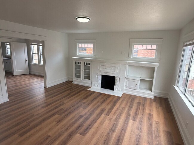 Building Photo - 261 22nd St
