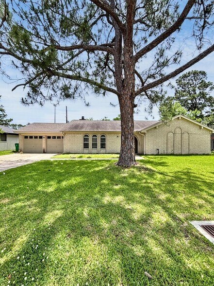 Primary Photo - 7206 Maple Ln