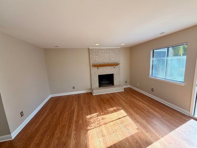 Building Photo - 6517 Valene Ct