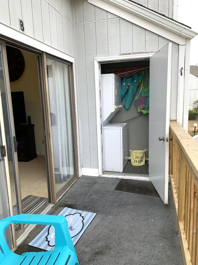 Building Photo - 3700 Golf Colony Ln