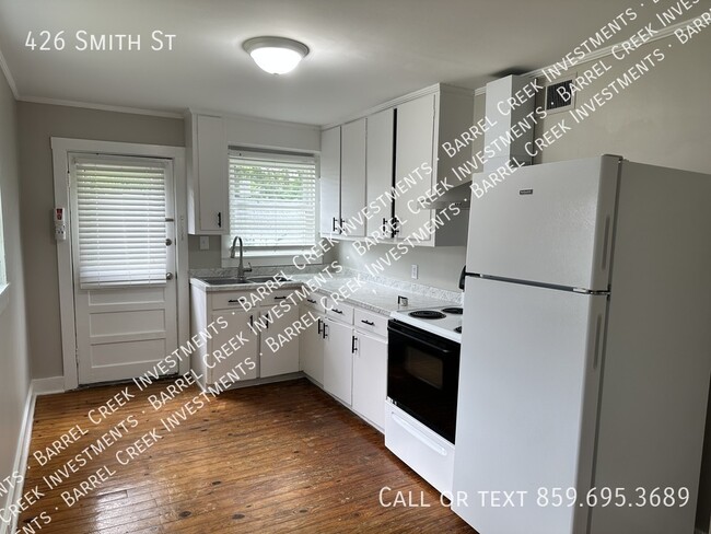 Primary Photo - 426 Smith St