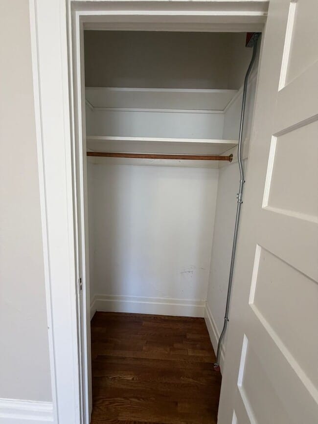 Building Photo - 2649