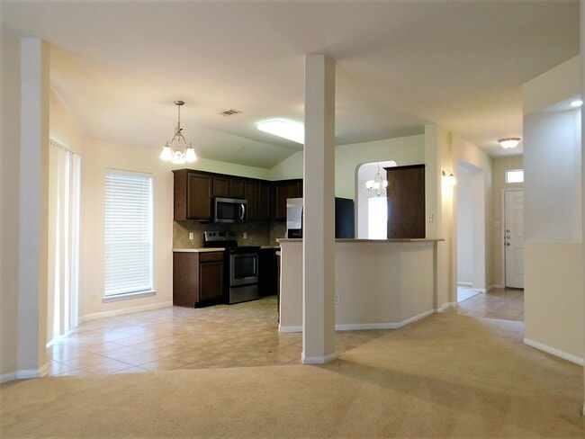 Building Photo - Available Now!!!! Beautiful home located i...