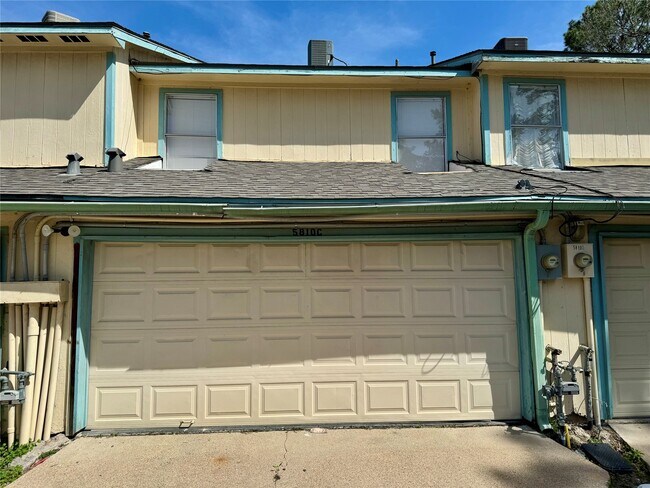 Building Photo - 5810 Twisted Pine Ct