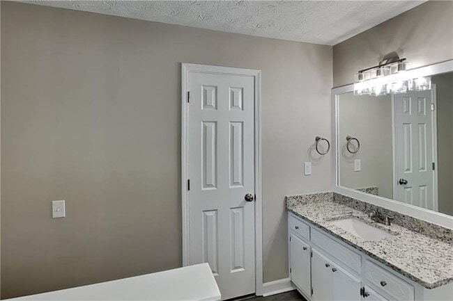 Building Photo - 3740 Laurel Brook Way