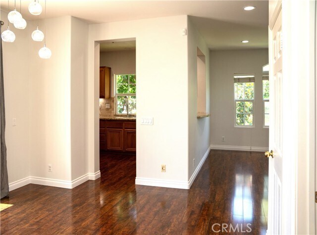 Building Photo - 71 Strawflower St
