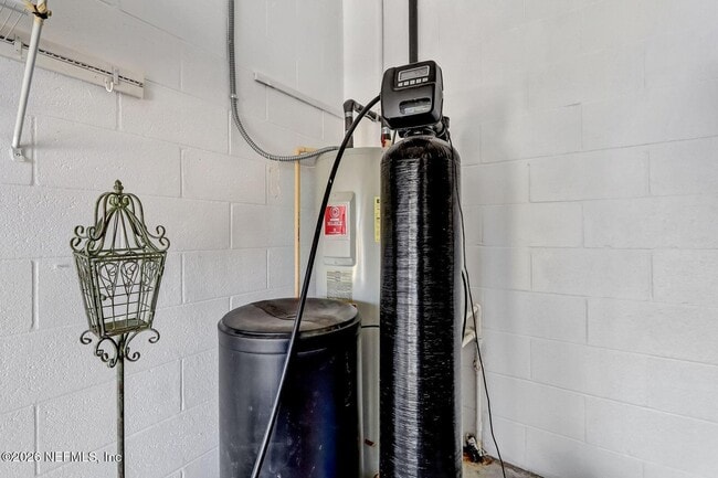 Building Photo - 9762 Summer Grove Way S