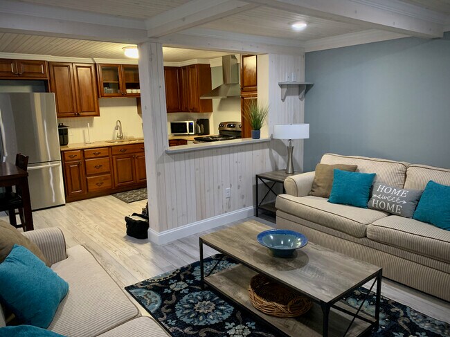 Building Photo - 139 W Bridge St