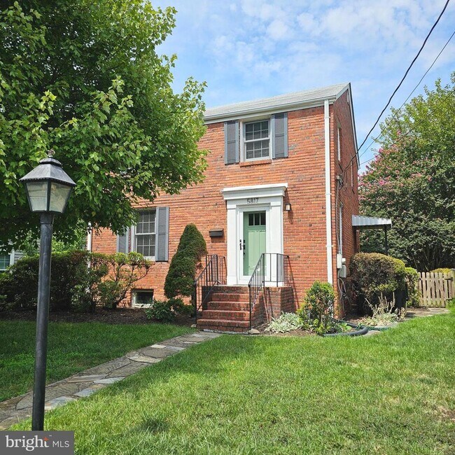 Building Photo - 5817 5th St S