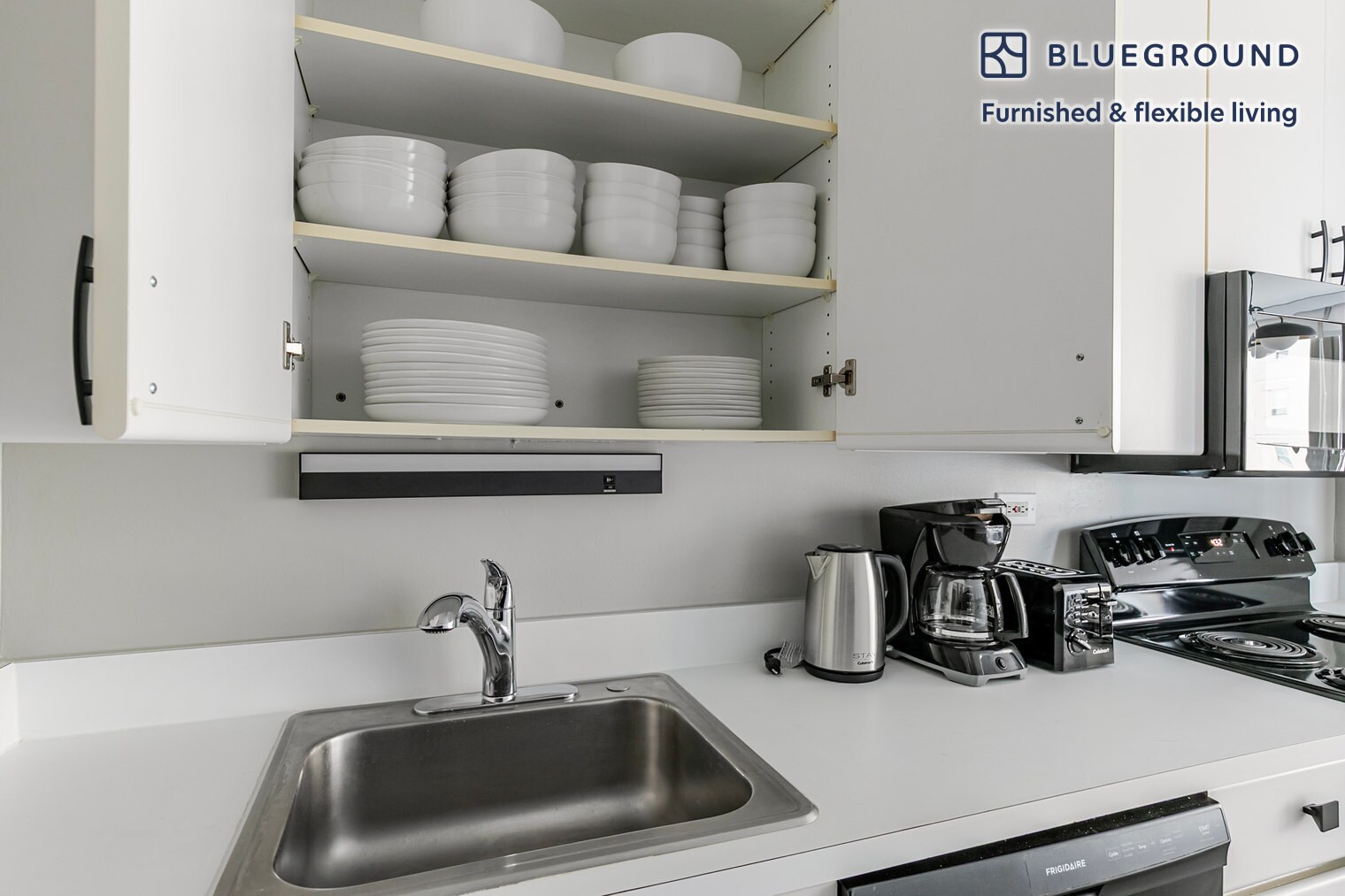 Building Photo - 3450 N Lake Shore Dr