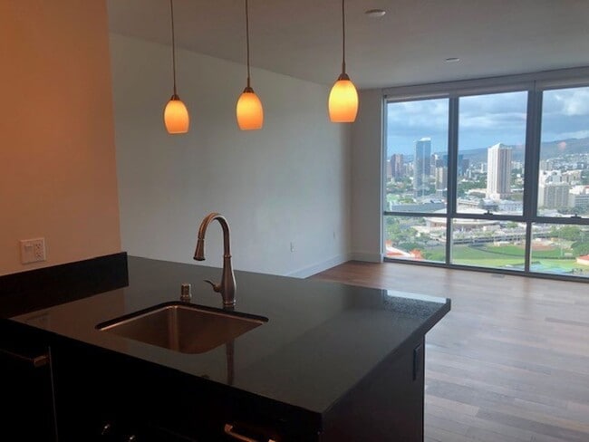 Building Photo - Waihonua - Luxury 1 Bedroom, 1-Bath, 1-par...