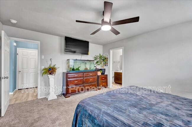 Building Photo - 551 SE 4th St