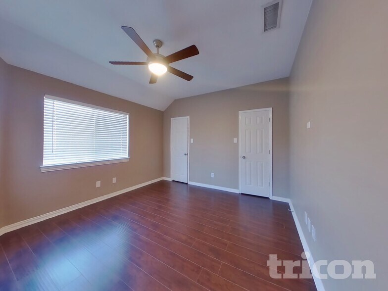 Building Photo - 2205 Starleaf Pl