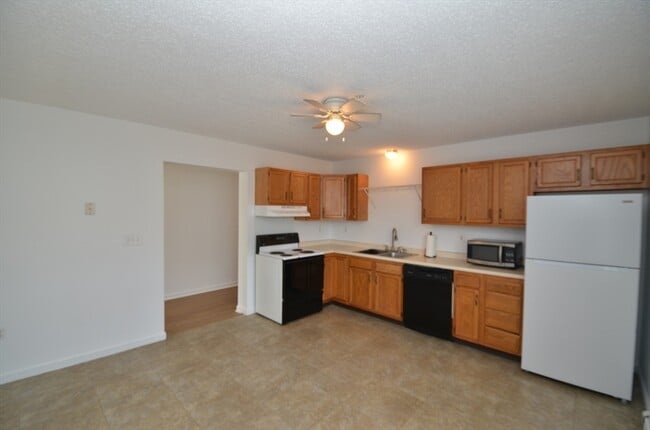 Building Photo - 99 W Wyoming Ave