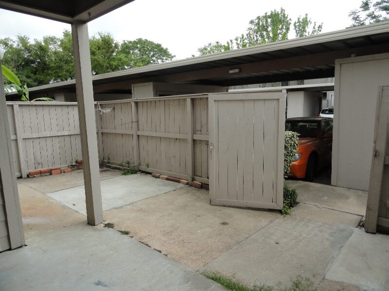 Building Photo - 9522 Pagewood Ln