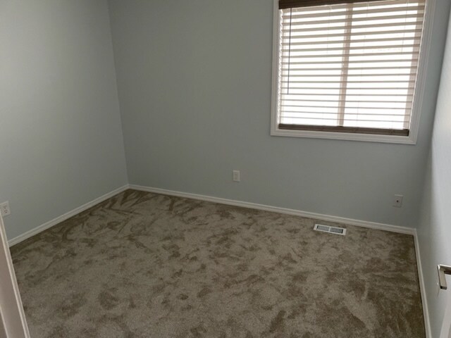 Guest bedroom with new carpet/pad and blinds - 3065 S Ladera Pl