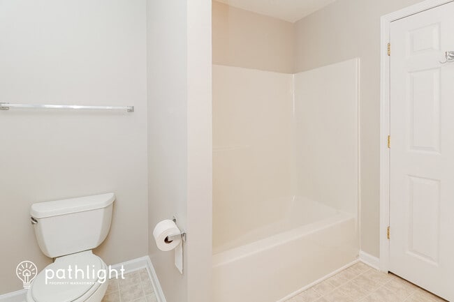 Building Photo - 110 Creeks End Circle, Mills River, NC, 28759