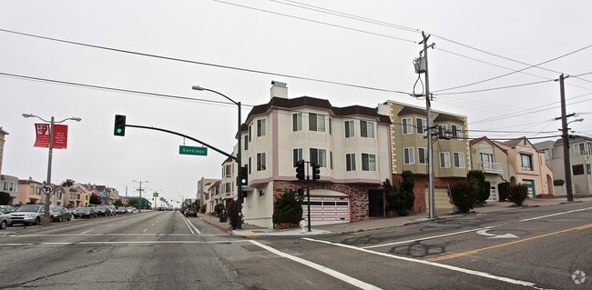 Building Photo - 796-798 Santiago St