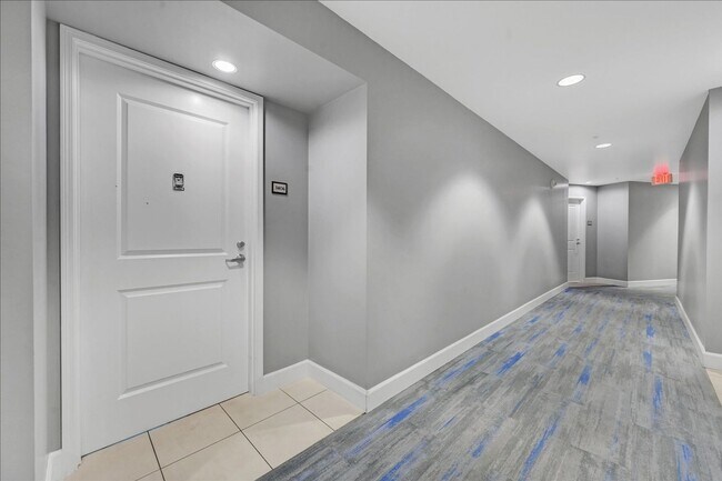 Building Photo - 34th Floor Condo at Allure - Amazing Strip Views!