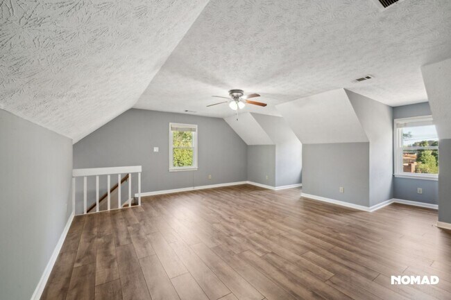 Building Photo - Spacious 3BR, with bonus room House in Law...