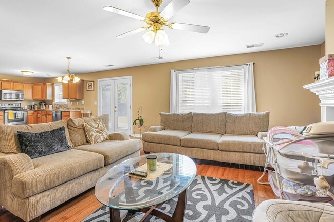 Building Photo - 4317 Saron Dr