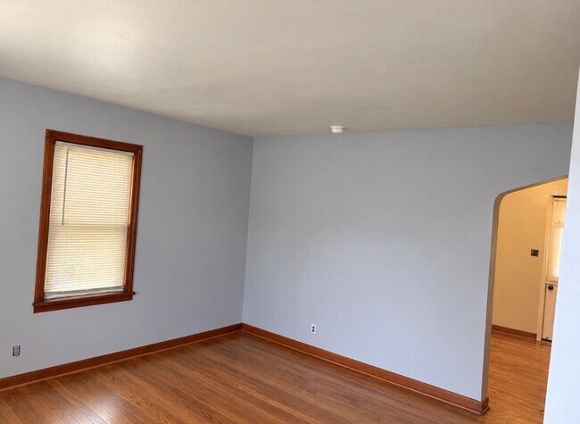 Building Photo - 949 E Philadelphia Ave