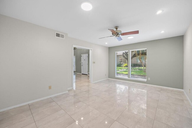 Building Photo - 8102 East Ct