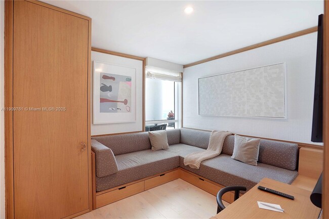 Building Photo - 4401 Collins Ave