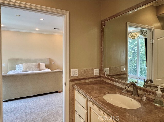 Building Photo - 458 S Clark Dr