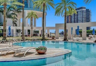 Building Photo - 333 Las Olas Way