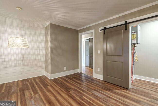 Building Photo - 175 E Main St