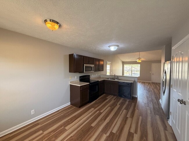 Building Photo - Nice 3 BR 2 Bath Available Now in Murfreesboro!