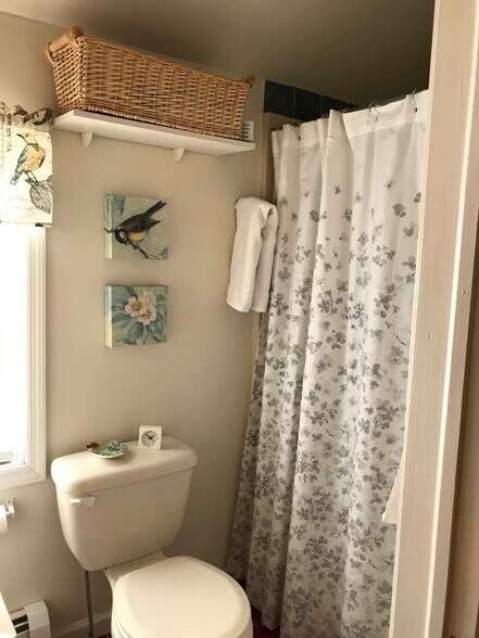 Bathroom - 11 Smith Dr