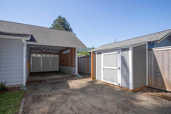 Building Photo - 38244 SE 85th St