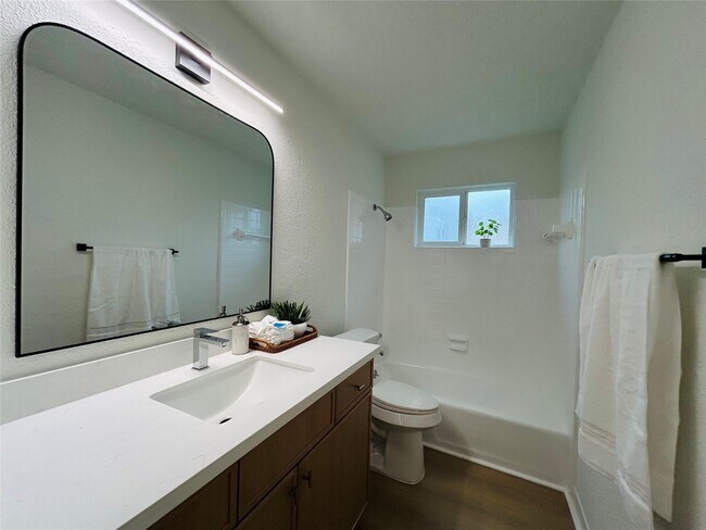 Building Photo - 12118 Dorrance Ln