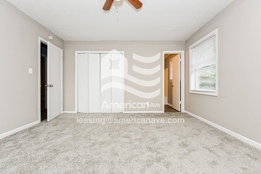 Building Photo - 411 Petunia Ave