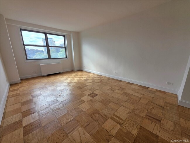 Building Photo - 61-20 Grand Central Pkwy