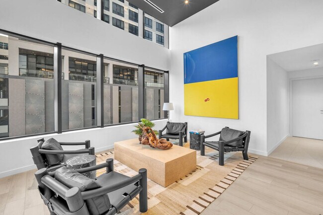 Building Photo - 225 N Miami Ave