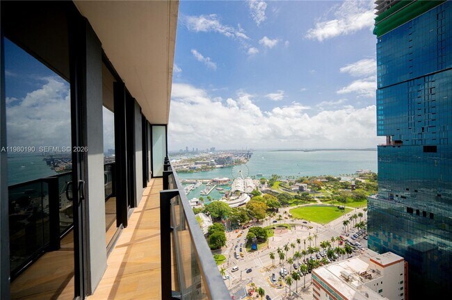 Building Photo - 398 NE 5th St