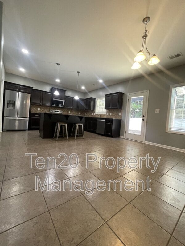 Building Photo - 4955 Brightstar Ln