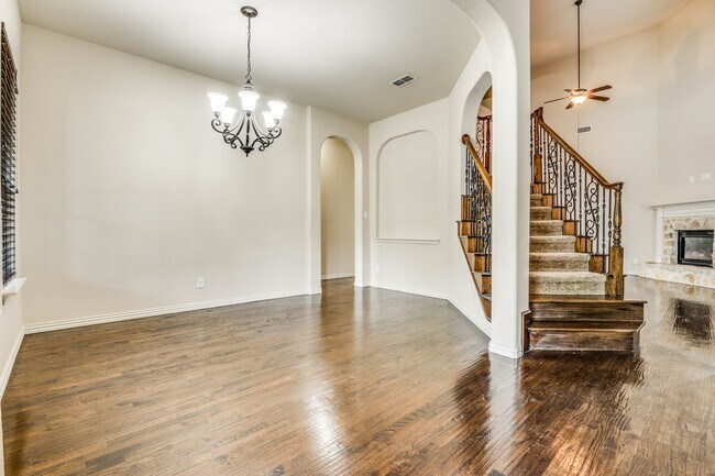 Building Photo - Luxurious 4BR/3BA Home in Grand Prairie – ...
