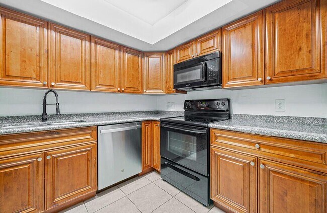 Building Photo - 9227 Green Meadows Way