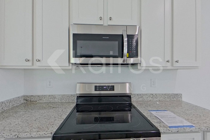 Building Photo - 308 Silver Maple Ln