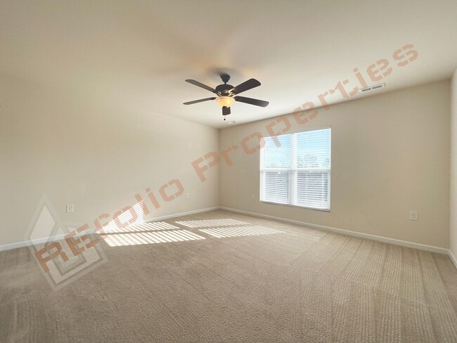 Building Photo - Beautiful 3 Bedroom, 2.5 Bathroom Townhome...