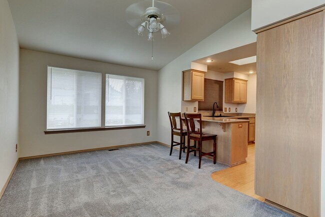 Building Photo - 3 Bedroom 2 Bathroom Home Near Fort Nugent Park!