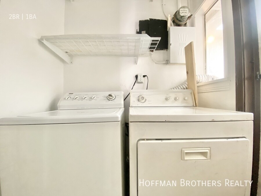 Building Photo - 362 1/2 N Sierra Bonita Ave