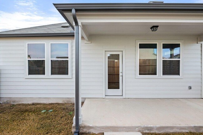 Building Photo - 2310 Castillo Dr