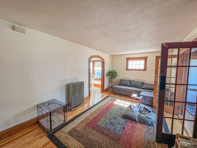 Building Photo - 65 Woods Ave